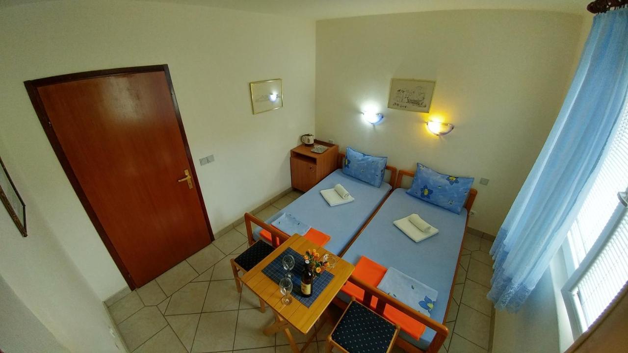 Apartments And Rooms Bova Baska  Bagian luar foto