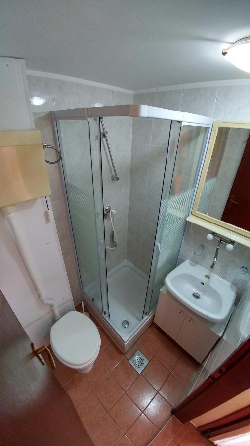 Apartments And Rooms Bova Baska  Bagian luar foto
