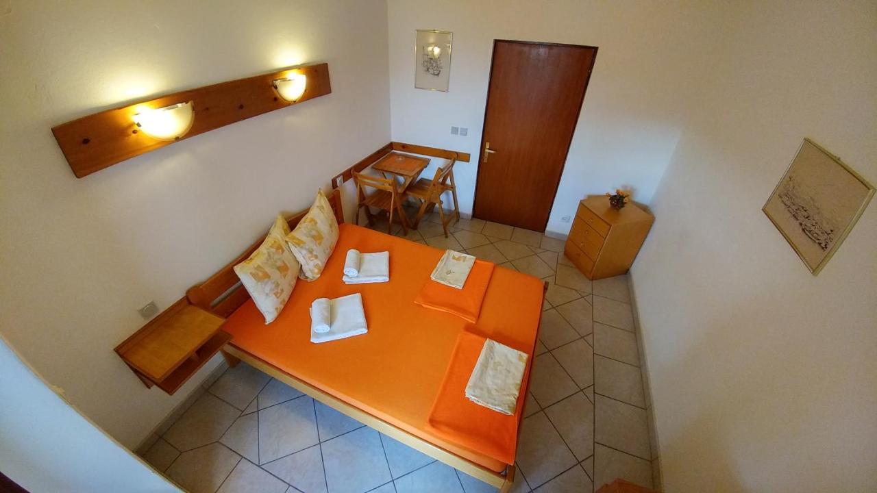 Apartments And Rooms Bova Baska  Bagian luar foto