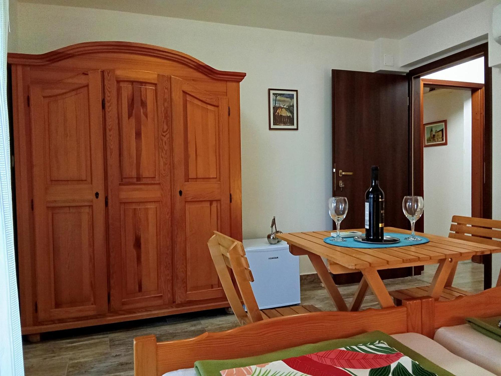 Apartments And Rooms Bova Baska  Bagian luar foto