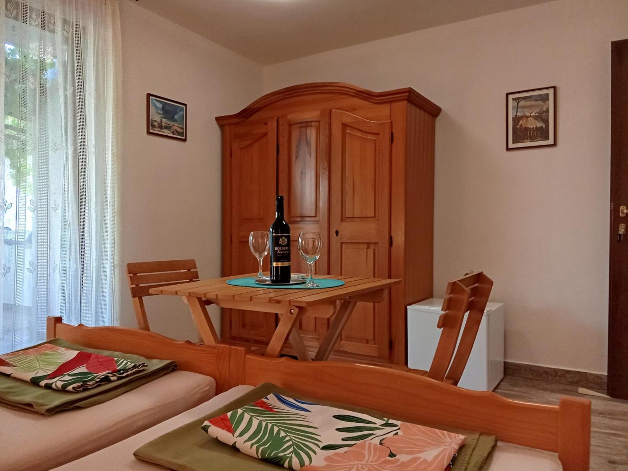 Apartments And Rooms Bova Baska  Bagian luar foto
