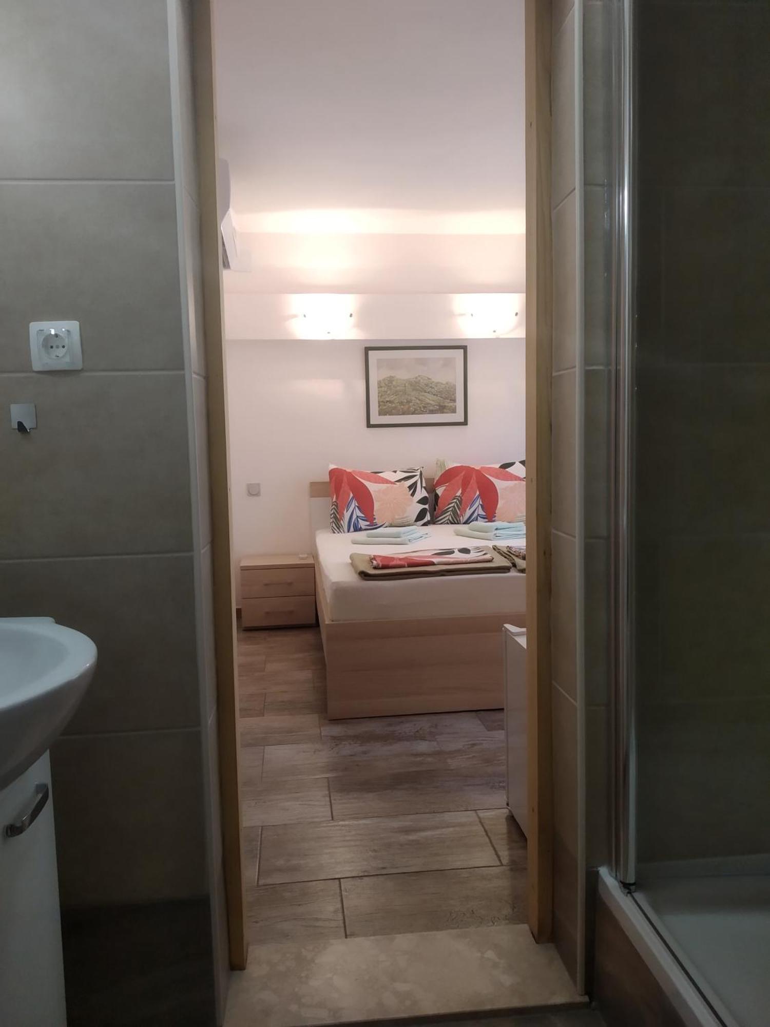 Apartments And Rooms Bova Baska  Bagian luar foto