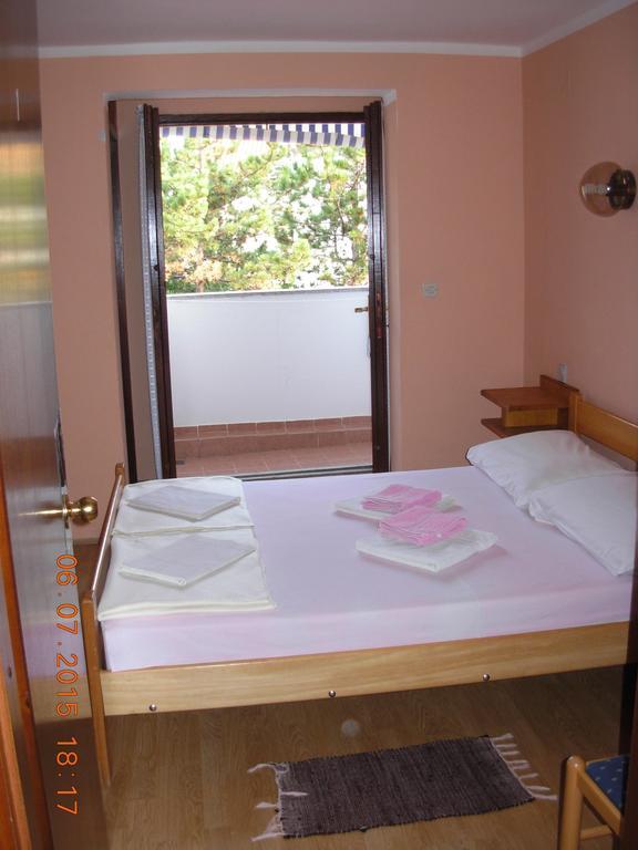 Apartments And Rooms Bova Baska  Bagian luar foto