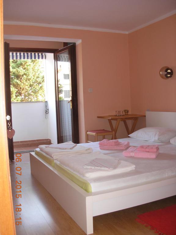 Apartments And Rooms Bova Baska  Bagian luar foto